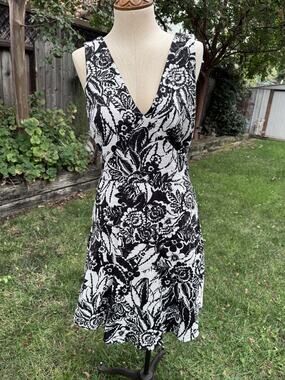 Weston Women's M Floral A-Line Dress Sleeveless V-Neck Short Zip Damask